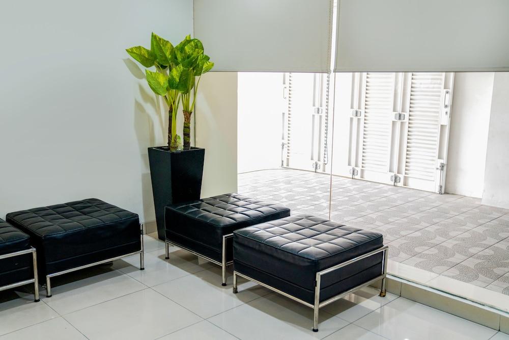 Legreen Suite Gatot Subroto Jakarta Exteriör bild